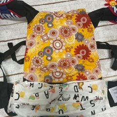 【無料】Ergobabyエルゴベビー 抱っこ紐 本体+よだれカバー付き　可愛いカスタム柄🌸の画像