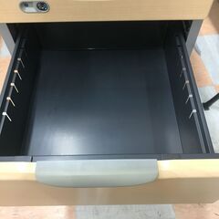 【ジャングルジャングル石川金沢店】  鍵付きキャビネット グレー/木目調 W40×D60×H60 クリーニング済み												の画像