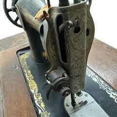 SINGER ミシン 足踏みミシン スフィンクス 黒/金 アンティークミシン 専用台 未確認/ジャンク扱い　シンガーミシンの画像