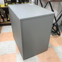 【ジャングルジャングル石川金沢店】  鍵付きキャビネット グレー/木目調 W40×D60×H60 クリーニング済み												の画像