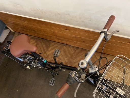 【後輪タイヤ・後輪チューブ新品！】 LEDオートライト　6段変速　20インチ折りたたみ自転車　マットブラック
