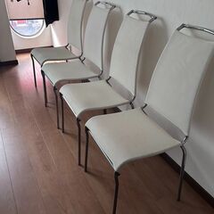 カリガリス（Calligaris）伸長ダイニングテーブル＆チェア４脚セットの画像