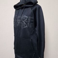 アンダーアーマー UNDER ARMOR 黒 フード付き スウェット ポケットの画像