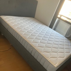IKEA ダブルベッド　フレーム、マットレス
の画像