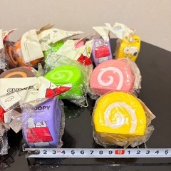 スヌーピー ロールケーキスクイーズマスコット12個入りの画像