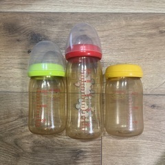 哺乳瓶、ミルトン、お食い初め等
の画像