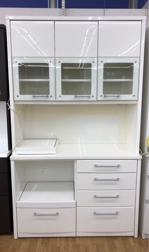ドリーム川西店御来店限定】☆ジモティー見たよ♪割引☆ 3枚扉食器棚