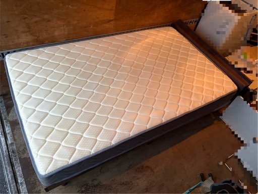 セミダブルベッド　フレーム付き