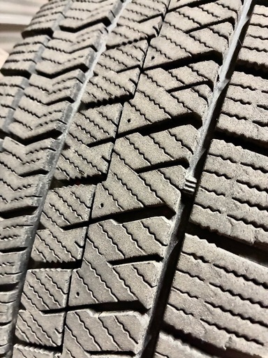  【ご購入者様決定しました】スタッドレスタイヤ  195/65R15  ＶＲＸ2