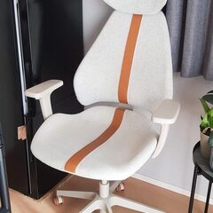 IKEA GRUPPSPEL（グンナレード ベージュ）ゲーミングチェアの画像