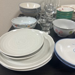 食器まとめ販売(1つ10〜50円)の画像