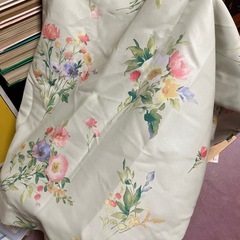 ほぼ新品　ニトリカーテン　薄い緑の画像