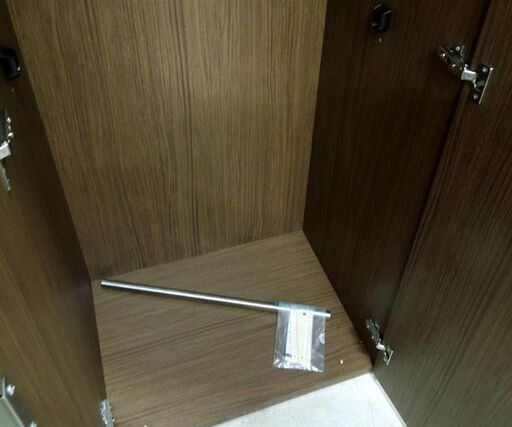 ニトリ ワードローブ カストル 扉全面ミラー 幅70cm 高さ182cm キャスター付き 衣類収納 クローゼット  札幌市東区 新道東店