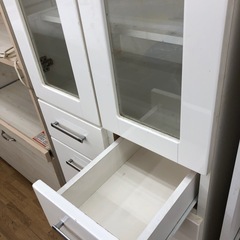 【ドリーム川西店御来店限定】☆ジモティー見たよ♪割引☆ ニトリ ニトリ/2枚扉食器棚 バンダ  クリーニング済み 【99560000025939】の画像