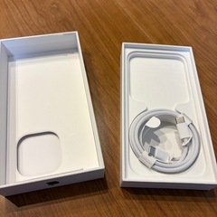 iPhone15Pro 128GB 美品　箱と未使用充電器つきつきの画像