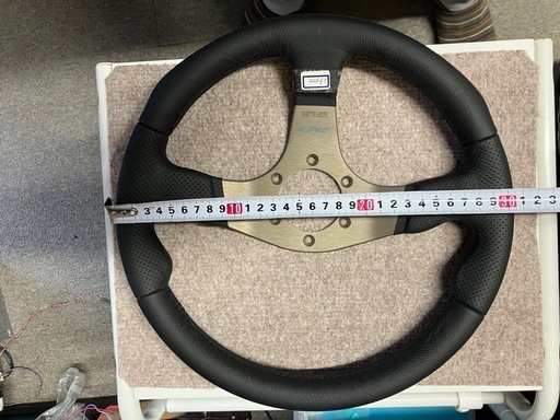 新品モモステアリングボス付