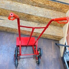 ジ424/ スチール三輪階段昇降機 赤 耐荷重180kg 段差 22cm 220mm 台車 の画像
