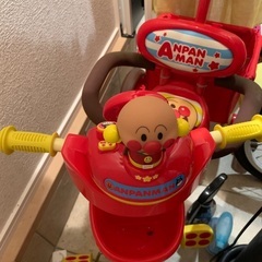 アンパンマン三輪車の画像