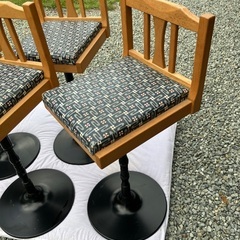 カウンターチェア5脚＋1脚の画像