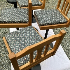 カウンターチェア5脚＋1脚の画像