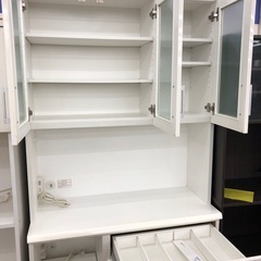 【ドリーム川西店御来店限定】☆ジモティー見たよ♪割引☆  3枚扉食器棚 ニトリ ダリア  クリーニング済み 【99560000027665】の画像