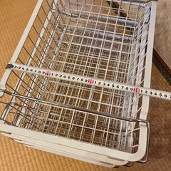 【引渡決定】収納バスケット4つセット 52.5×32.5の画像