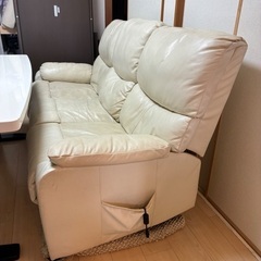 本革リクライニング付きソファの画像
