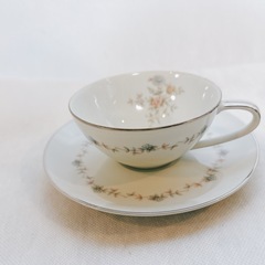 紅茶カップ、コーヒーカップのセットの画像
