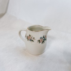紅茶カップ、コーヒーカップのセットの画像