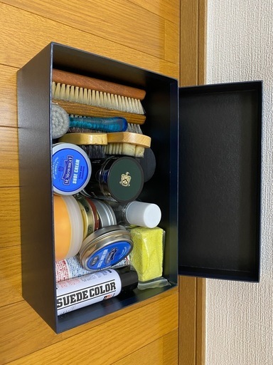 【中古】靴磨きグッズ（ブラシ、クリーム、ワックス、専用洗剤）