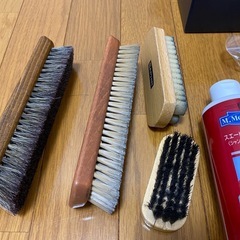【中古】靴磨きグッズ（ブラシ、クリーム、ワックス、専用洗剤）の画像