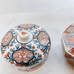 蓋つきの深い皿セットの画像