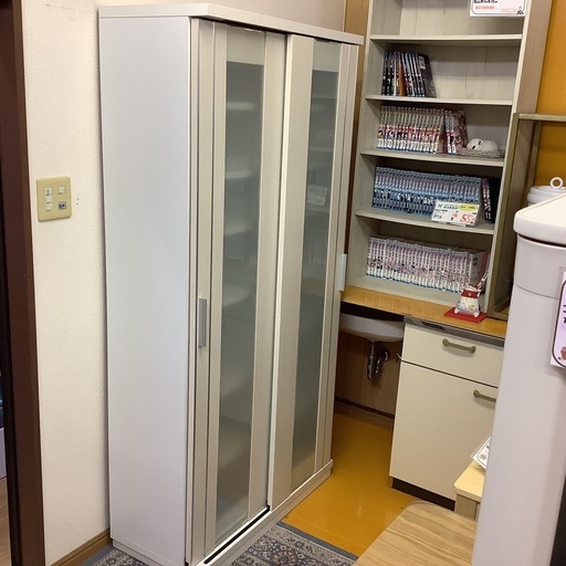 【リサイクルサービス八光】幅90㎝　スライド扉付き　本棚　ホワイト