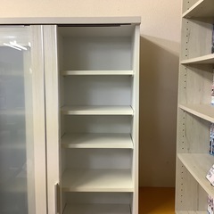 【リサイクルサービス八光】幅90㎝　スライド扉付き　本棚　ホワイトの画像