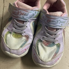 子供用の靴19cmの画像