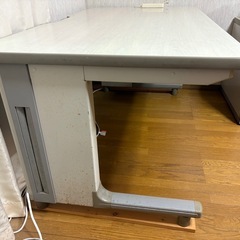 中古　オフィス用机　パソコンデスクの画像