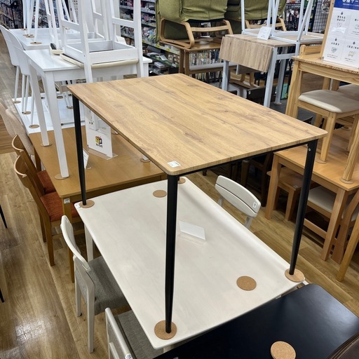 ダイニングテーブル ナチュラル×ブラウン のご紹介です！