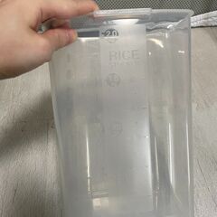 ニトリ　冷蔵庫米びつ 2kgの画像