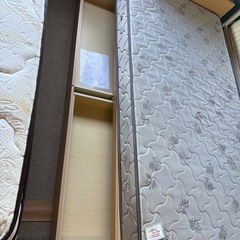 引き出し付き　シングルべベッドの画像