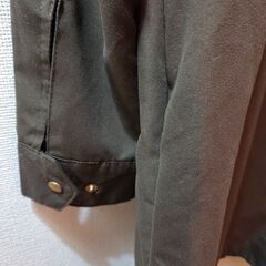【秋冬物・新品】レディース　薄手のコート　サイズM　グリーンの画像