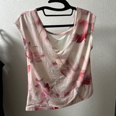Luxe rose丈短めトップスの画像