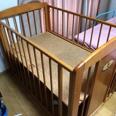 ベビーベッドの画像