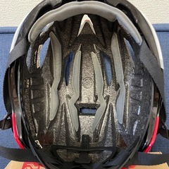 Kabuto Aero-R1 ヘルメット 赤/白の画像