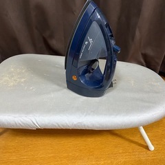アイロン、アイロン台セットの画像