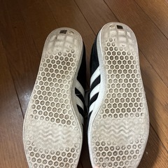 adidas gazelleの画像