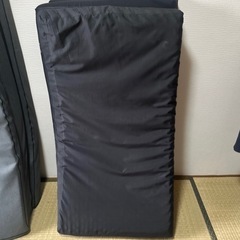 三つ折りマットレス セミダブルの画像