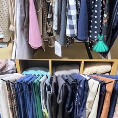 洋服　大量の画像