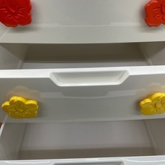 ☆ドリーム荒牧店☆ジモティー割引有☆【クリーニング済み】デザイン5段プラチェストの画像