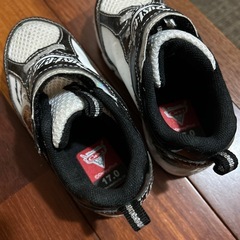 子ども靴の画像