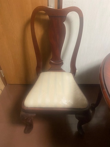大塚家具　丸テーブル 椅子付き ×4